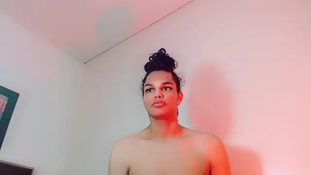 Snapshot of Zonce_shimer chatting on February 18, 2026, 3:48 am Zonce shimer online show from February 18, 2026, 3:48 am