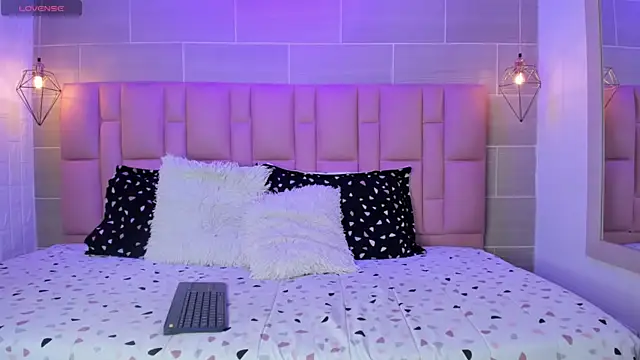 Naomi-Thompson online show from February 22, 2026, 10:22 pm