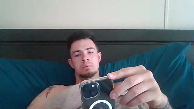 midnightsinz online show from April 29, 2026, 9:54 pm