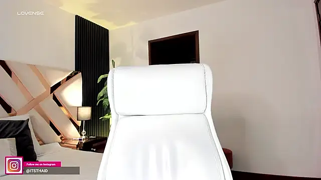 missthailand  online show from March 12, 2026, 10:25 pm