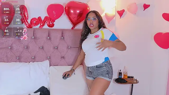 Snapshot of xblack_moon chatting on February 19, 2026, 7:44 pm xblack moon online show from February 19, 2026, 7:44 pm