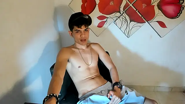Snapshot of Jesshot_bigcock20cm chatting on May 31, 2026, 5:46 am Jesshot bigcock20cm online show from May 31, 2026, 5:46 am
