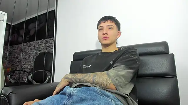 Wesleey-Boy online show from March 19, 2026, 8:42 pm