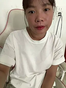 DoliceGirl2k online show from July 11, 2026, 5:52 am