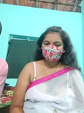 Snapshot of Tamilkannadacouple chatting on February 14, 2026, 4:40 pm Tamilkannadacouple online show from February 14, 2026, 4:40 pm