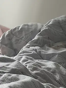 sweet-sasa online show from April 24, 2026, 1:40 am