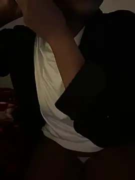 Snapshot of browncutie7 chatting on February 22, 2026, 11:17 pm browncutie7 online show from February 22, 2026, 11:17 pm