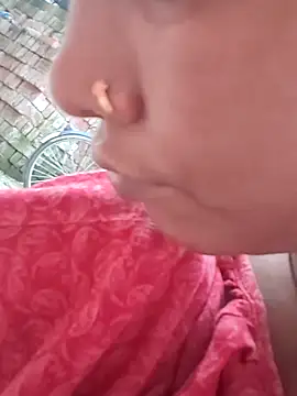 Sweet-runi online show from April 12, 2026, 12:30 pm