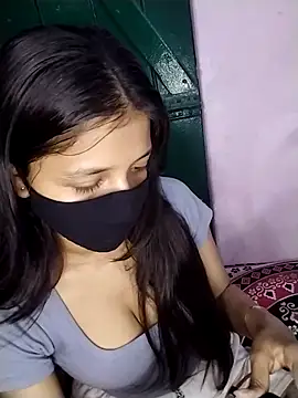 Naina-hott online show from April 11, 2026, 6:55 pm