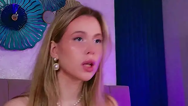 Snapshot of Beckie_White chatting on February 26, 2026, 8:42 pm Beckie White online show from February 26, 2026, 8:42 pm