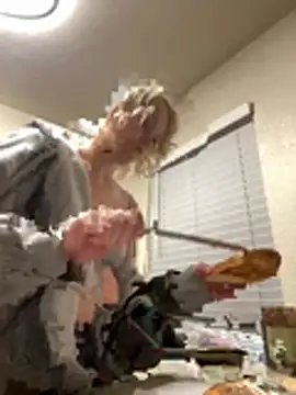 Snapshot of Marilynxo chatting on February 15, 2026, 3:40 am Marilynxo online show from February 15, 2026, 3:40 am