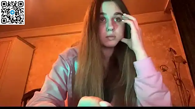 LovelySilk 63 online show from April 27, 2026, 6:39 pm