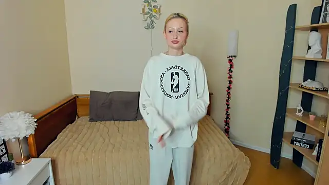 LolaStusse online show from March 1, 2026, 7:52 am