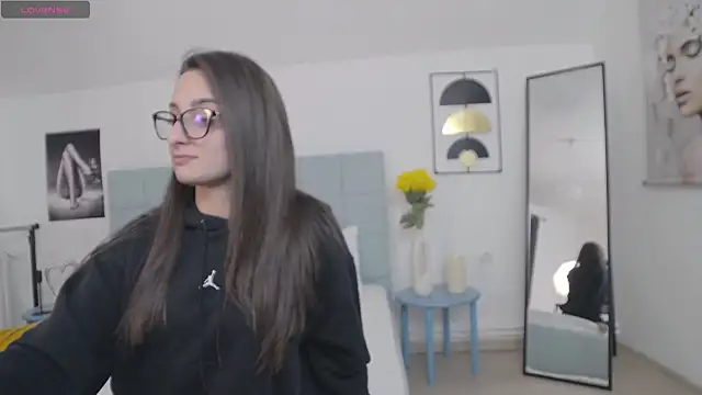 Snapshot of AmalliaJade chatting on February 16, 2026, 7:34 pm AmalliaJade online show from February 16, 2026, 7:34 pm