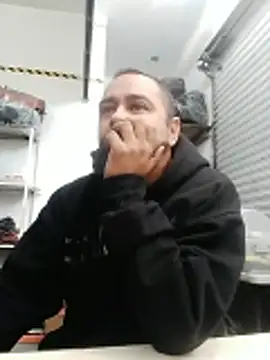 Snapshot of OMARMEX1 chatting on April 10, 2026, 3:41 pm OMARMEX1 online show from April 10, 2026, 3:41 pm