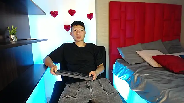 Snapshot of Liam_Sean chatting on March 3, 2026, 12:45 pm Liam Sean online show from March 3, 2026, 12:45 pm