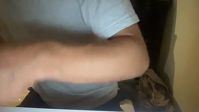 Snapshot of raoulbtnbois chatting on May 23, 2026, 5:56 pm raoulbtnbois online show from May 23, 2026, 5:56 pm
