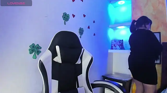 peachy hot online show from April 16, 2026, 5:08 am