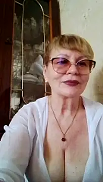Snapshot of SophieBurns chatting on July 17, 2026, 10:34 am SophieBurns online show from July 17, 2026, 10:34 am