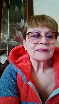 SophieBurns online show from April 15, 2026, 11:27 am