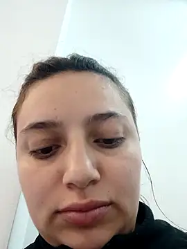 Snapshot of MajoArias chatting on February 18, 2026, 9:55 pm MajoArias online show from February 18, 2026, 9:55 pm