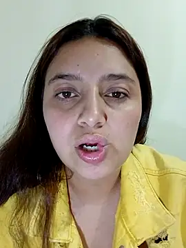 Snapshot of MajoArias chatting on February 28, 2026, 2:44 am MajoArias online show from February 28, 2026, 2:44 am