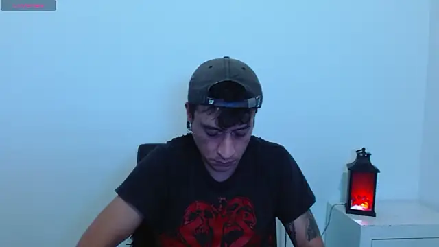 Snapshot of SkinnyDevil12 chatting on February 11, 2026, 4:12 am SkinnyDevil12 online show from February 11, 2026, 4:12 am