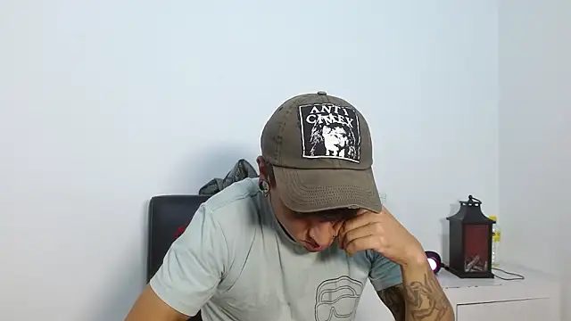 Snapshot of SkinnyDevil12 chatting on February 16, 2026, 3:38 am SkinnyDevil12 online show from February 16, 2026, 3:38 am