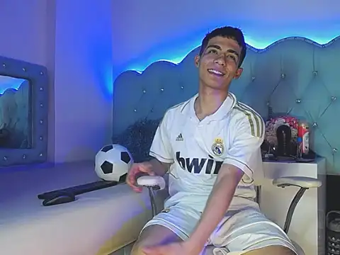 Snapshot of Apolo_Richards chatting on February 22, 2026, 8:21 pm Apolo Richards online show from February 22, 2026, 8:21 pm