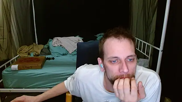 Snapshot of cguffey2284 chatting on February 26, 2026, 3:39 am cguffey2284 online show from February 26, 2026, 3:39 am