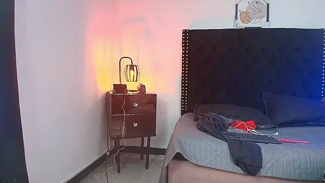 Snapshot of Axell_Kussh chatting on February 20, 2026, 12:07 pm Axell Kussh online show from February 20, 2026, 12:07 pm