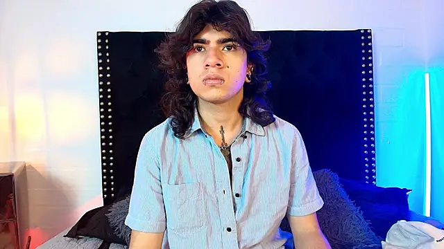 Snapshot of Axell_Kussh chatting on February 17, 2026, 2:47 pm Axell Kussh online show from February 17, 2026, 2:47 pm