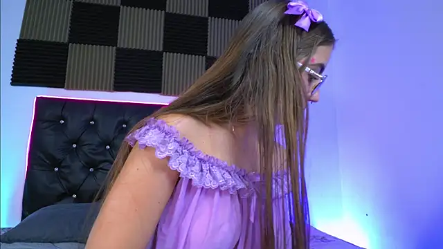 Annie Peach online show from July 12, 2026, 3:02 pm