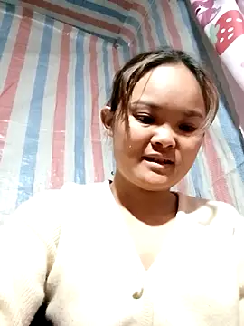 Luminana online show from February 11, 2026, 11:04 pm