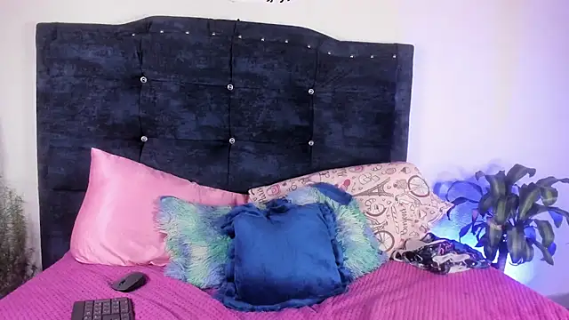 Snapshot of sexy_diablaa chatting on March 2, 2026, 5:08 am sexy diablaa online show from March 2, 2026, 5:08 am