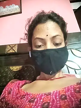 BIG QWEEN NO1 online show from April 24, 2026, 10:56 pm