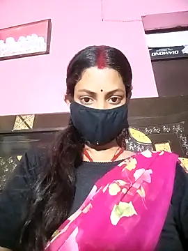 BIG QWEEN NO1 online show from April 13, 2026, 6:06 am