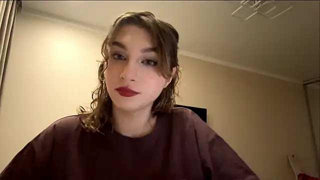 ElliKrovel online show from February 11, 2026, 2:06 pm