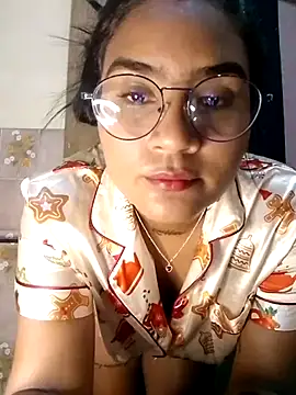 Zoe Renata online show from July 11, 2026, 2:56 am