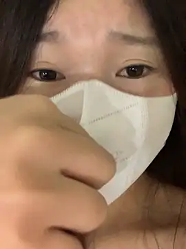 Rin-yiyi online show from February 25, 2026, 4:01 am