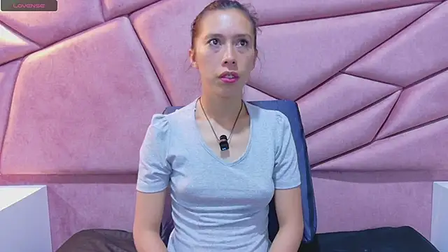 kimberlypink  online show from February 14, 2026, 11:43 am