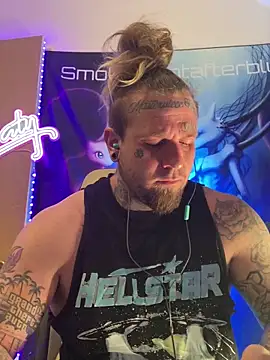 Snapshot of Smokebluntafterblunt chatting on February 14, 2026, 1:22 pm Smokebluntafterblunt online show from February 14, 2026, 1:22 pm