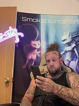 Snapshot of Smokebluntafterblunt chatting on June 24, 2026, 9:01 pm Smokebluntafterblunt online show from June 24, 2026, 9:01 pm
