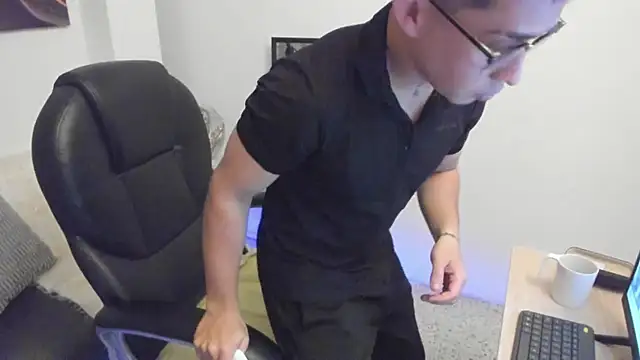 Tommas Jhonson online show from February 24, 2026, 3:40 am