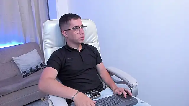 Tommas Jhonson online show from April 5, 2026, 3:46 am