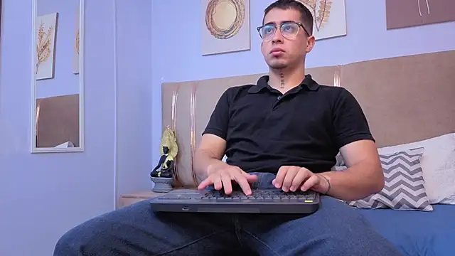 Tommas Jhonson online show from April 15, 2026, 11:27 am