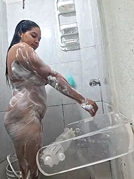 Snapshot of AnnaMil3J chatting on February 9, 2026, 6:17 pm AnnaMil3J online show from February 9, 2026, 6:17 pm