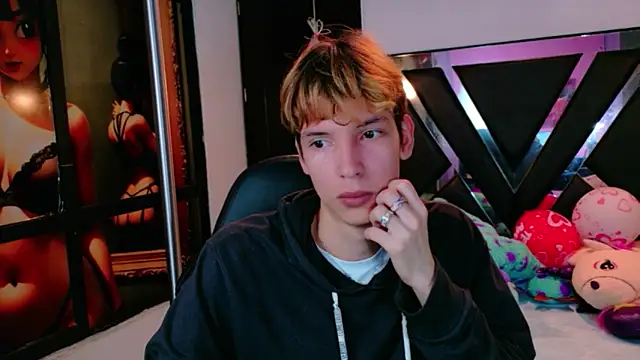 Snapshot of Liam_Green1 chatting on February 17, 2026, 12:02 pm Liam Green1 online show from February 17, 2026, 12:02 pm