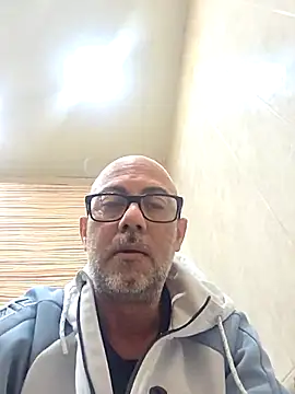 Snapshot of pareja47 chatting on April 23, 2026, 5:36 pm pareja47 online show from April 23, 2026, 5:36 pm