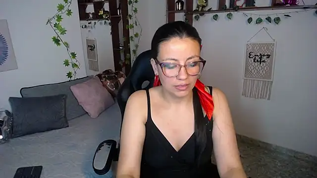 QueenRose94 online show from February 21, 2026, 2:52 pm